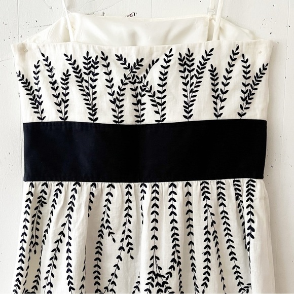 Ann Taylor Cream and Black Embroidered Linen Fit and Flare Dress Size 4 - Picture 8 of 10